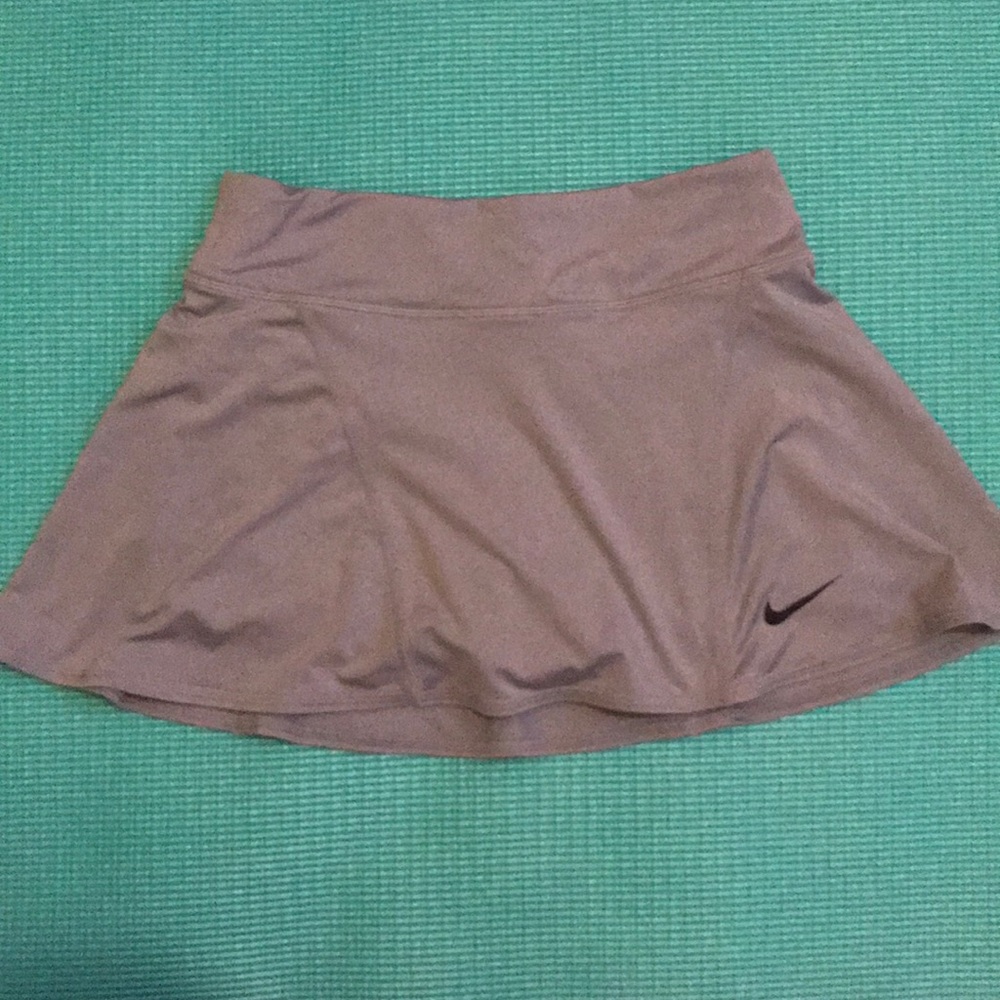 Grey Nike tennis skirt